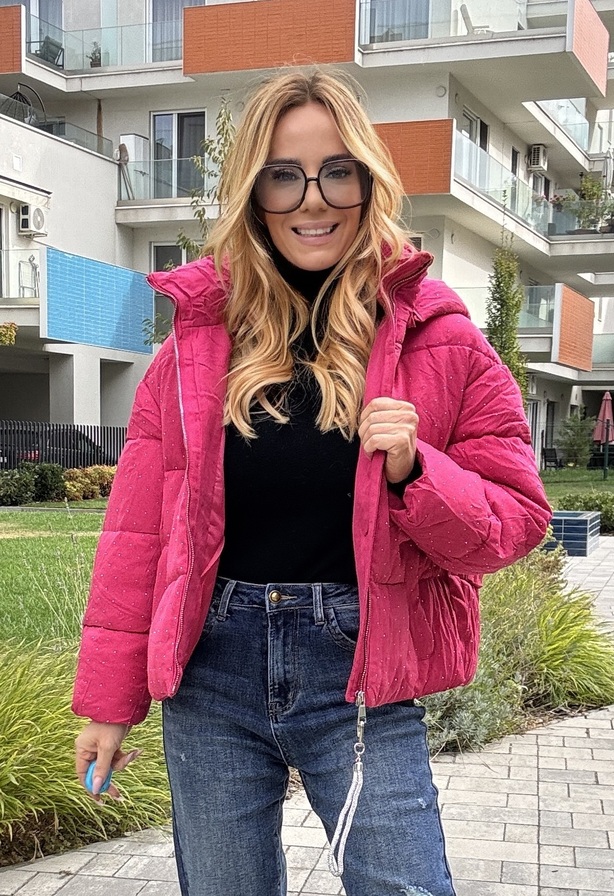 Moon Light kabát pink – Rövid női steppelt kabát csillogó díszítéssel – Innova Fashion